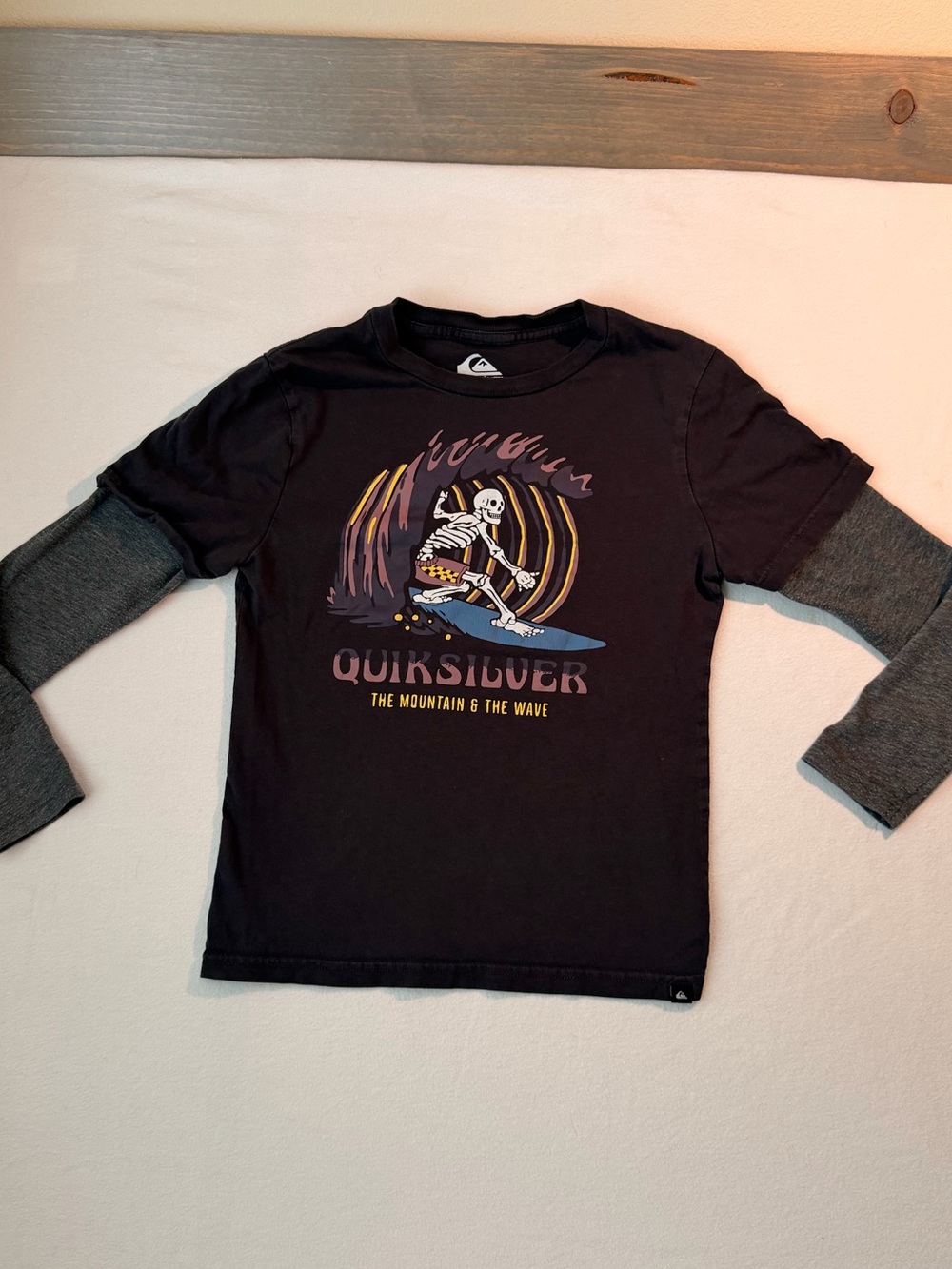 Quiksilver Boys Black & Gray Layered Skull Surf Tee